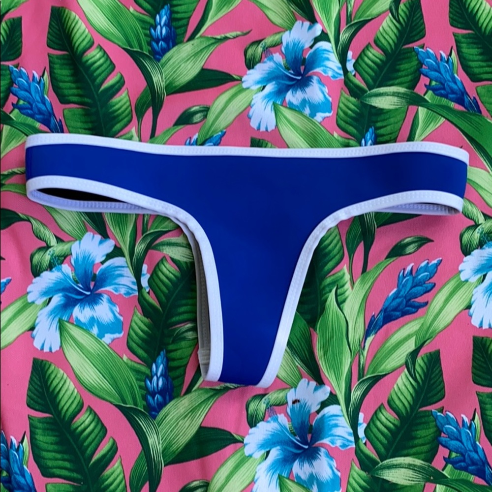 HOAKA SWIMWEAR BOTTOMS (THONG)